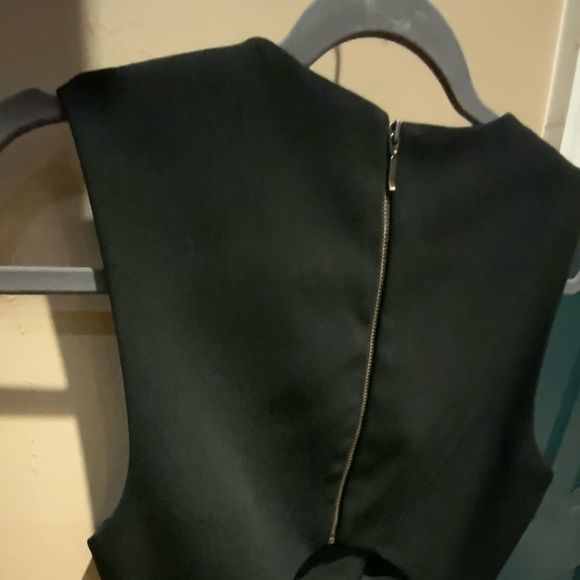 Finders Keepers LBD w Cutout & Zippers - Picture 8 of 10